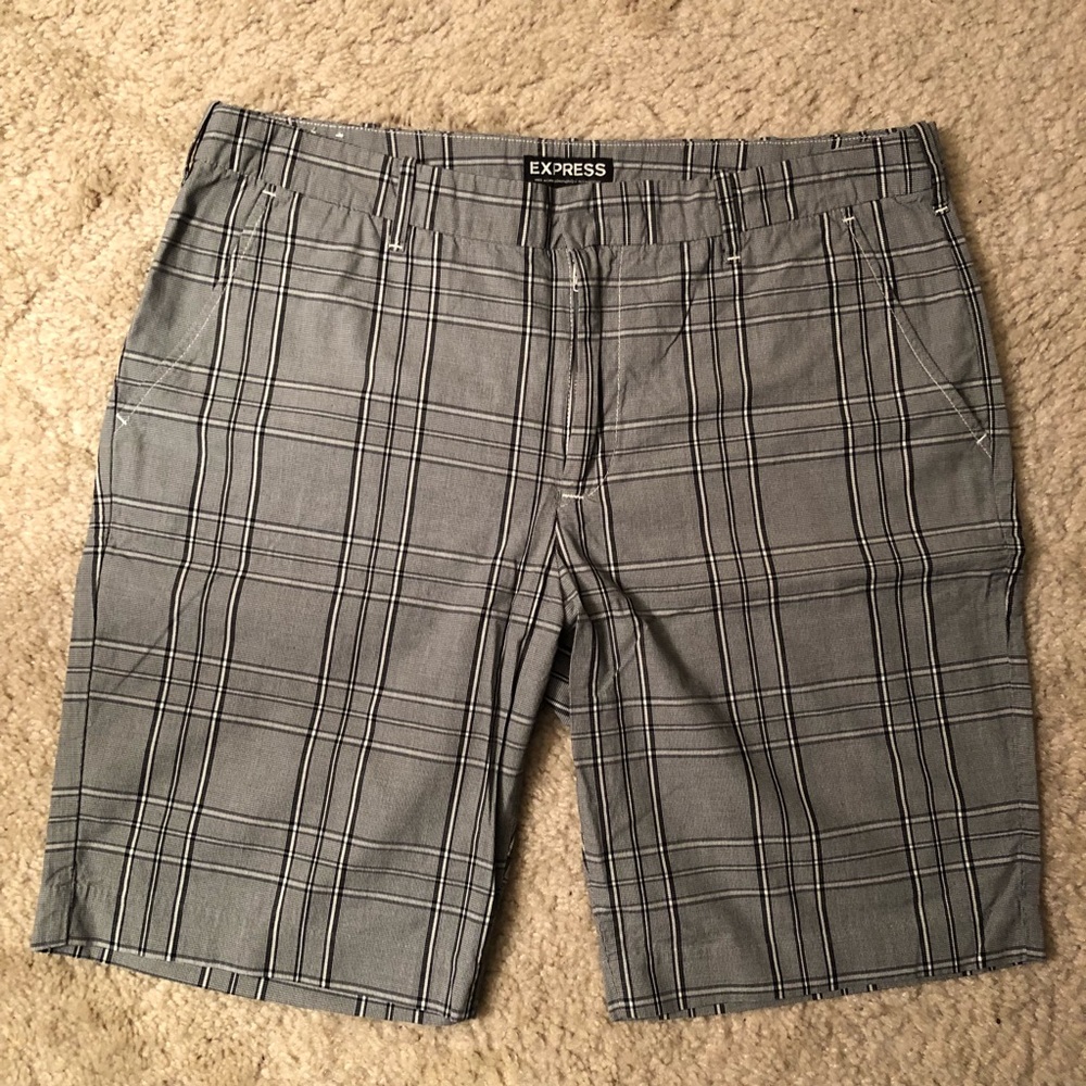 Express flat front plaid shorts 32W 10L